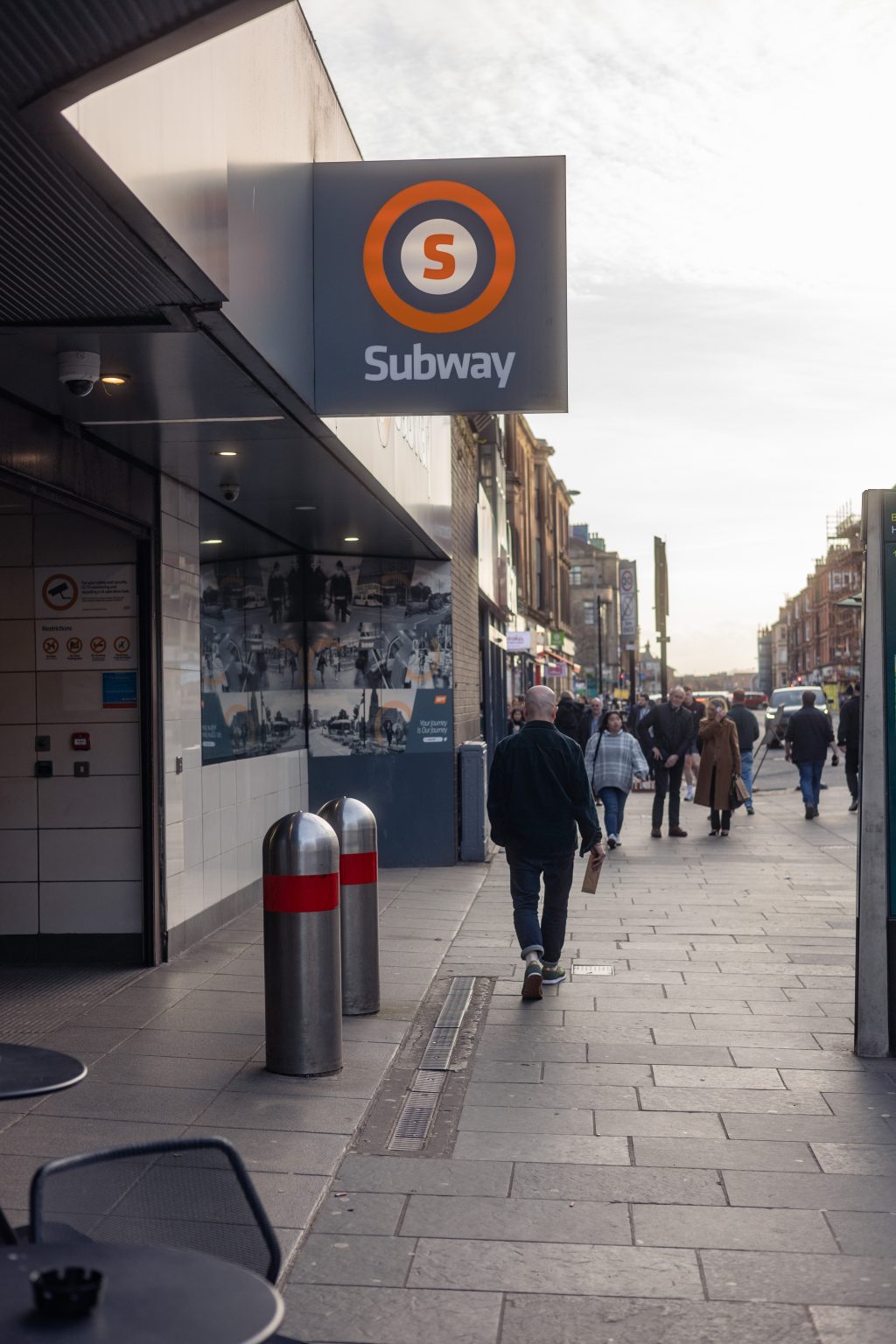 Byres Road, Hillhead, Glasgow Subway Entrance, pedestrians