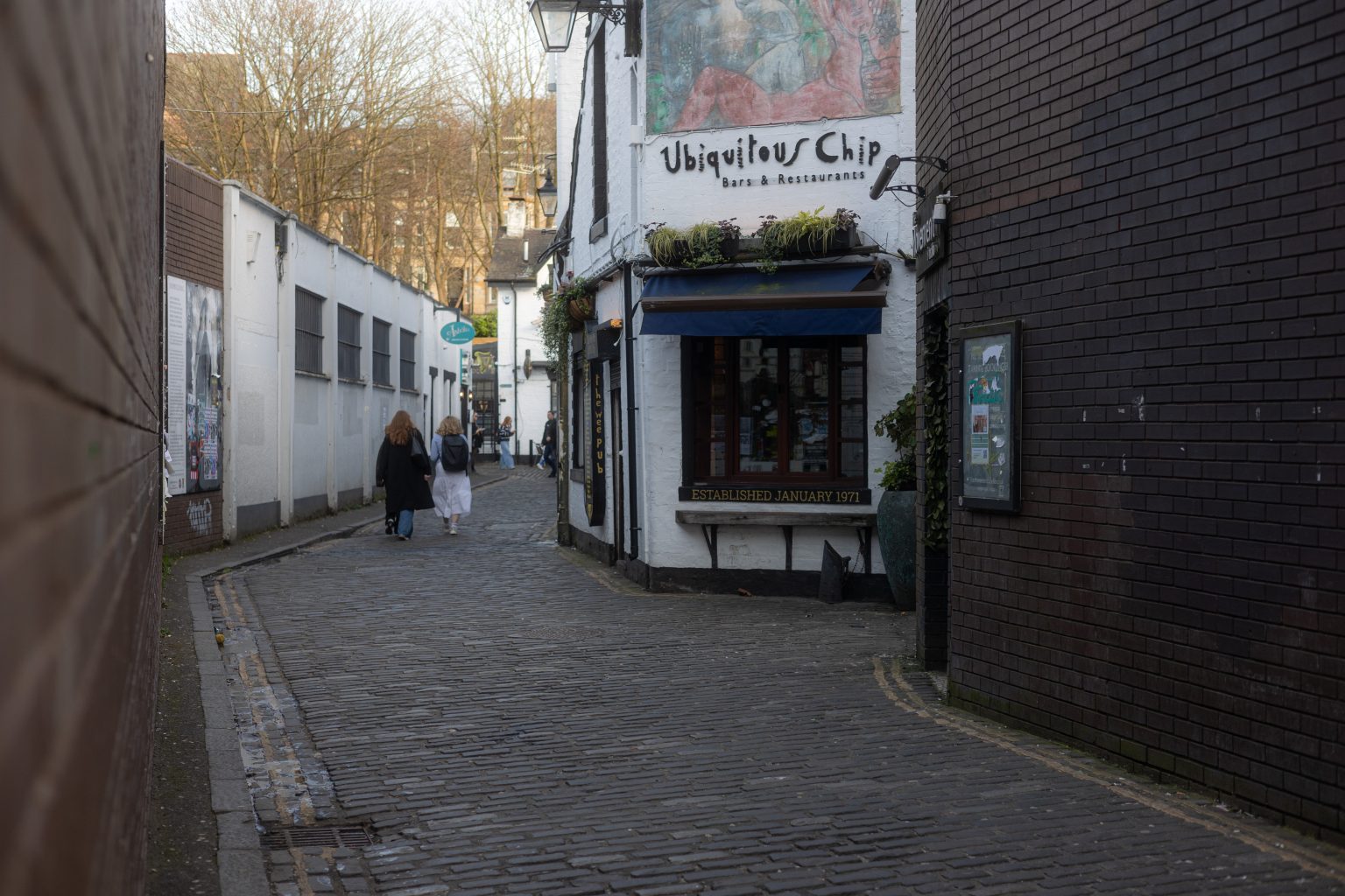 Ashton Lane, West End, Glasgow Ubiquitous Chip Bar & Restaurant, pedestrians