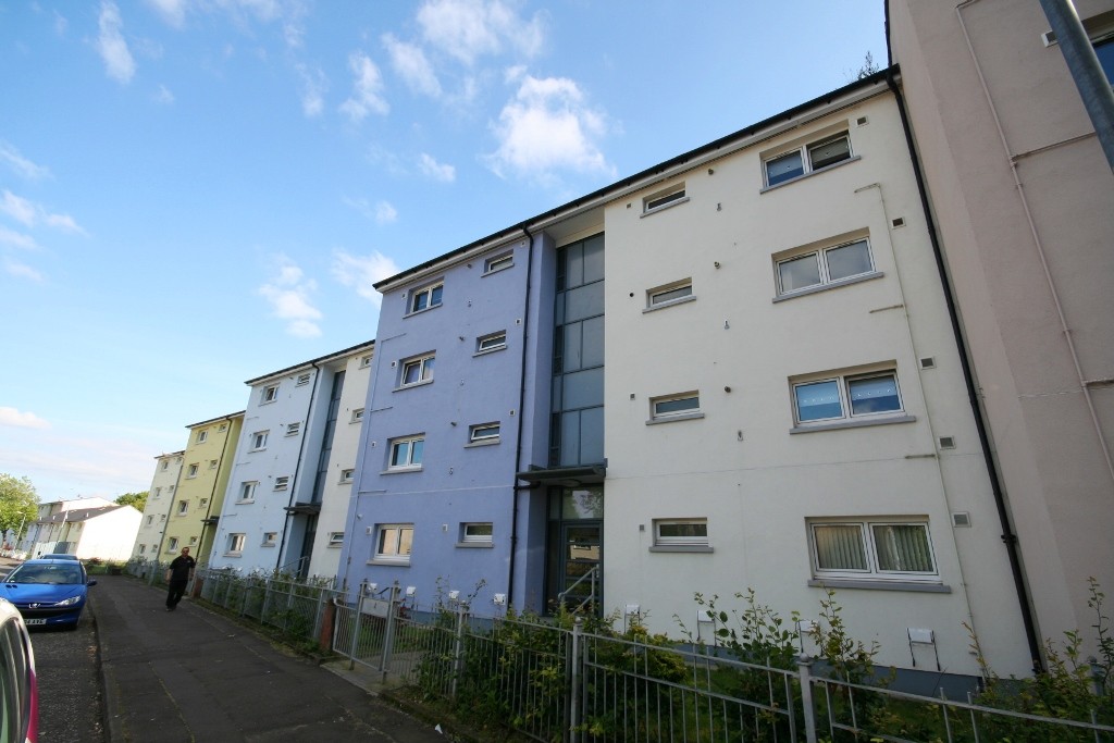 1 bed property to rent, 4 Cockenzie Street, Shettleston, Glasgow, photo 1 of 8