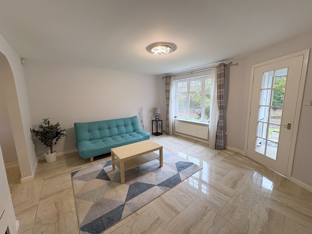 3 bed house to rent, Smeaton Grove, Ruchill, Glasgow, photo 2 of 21