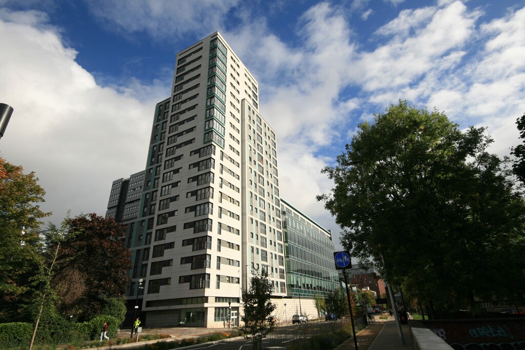2 bed apartment to rent, Argyle Street, City Centre, Glasgow, photo 1 of 17